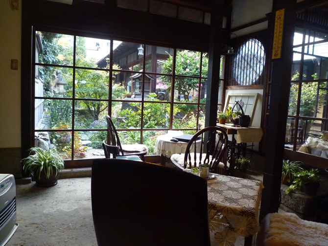 加工川本本店のカフェ