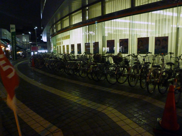茨木郵便局駐輪場の自転車１