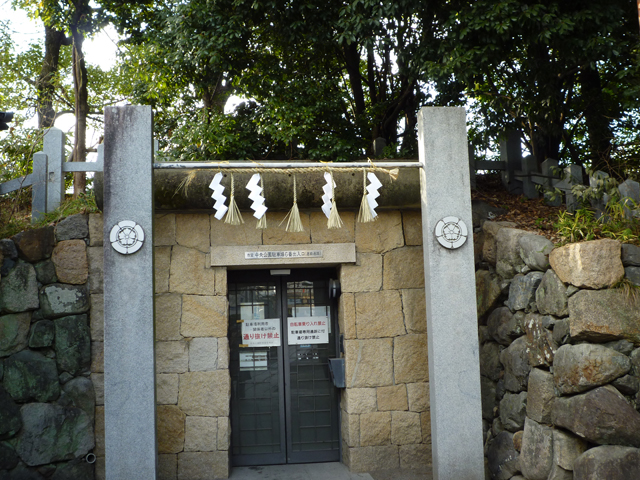 茨木神社から駐車場への通路