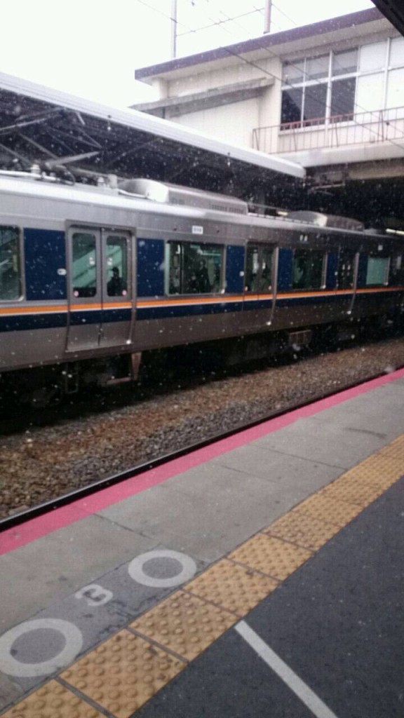 JR茨木駅の雪景色