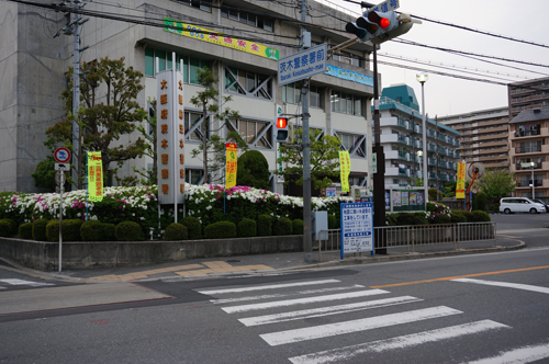 茨木警察の前の信号