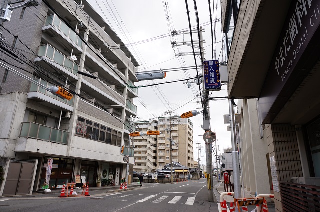 阪急東側ガンコの前の通りに信号設置DSC04154