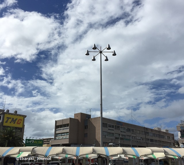 阪急茨木バス停の空IMG_4056