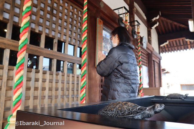 総持寺でお参り亀の置物IMG_8867