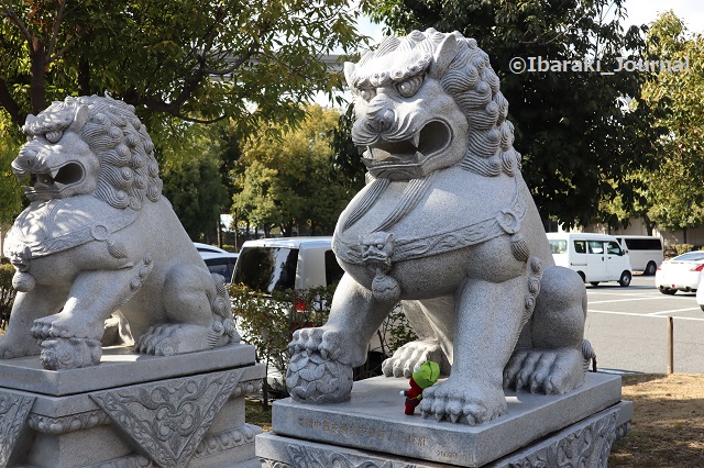 元茨木川緑地のライオン像とにんじゃるIMG_9235