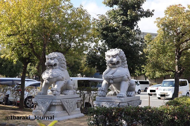 元茨木川緑地のライオン像１IMG_9234