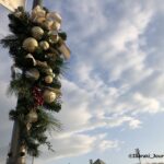 1225イバラボ芝生広場でクリスマス飾り20211225082702