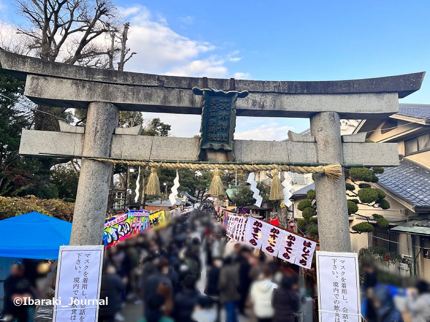 茨木神社の初詣、1日午後は境内まで30分ほどの列-茨木の風景 |茨木ジャーナル(いばジャル)