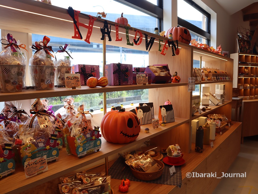 1011ティコラッテ店内ハロウィン飾りIMG_6514