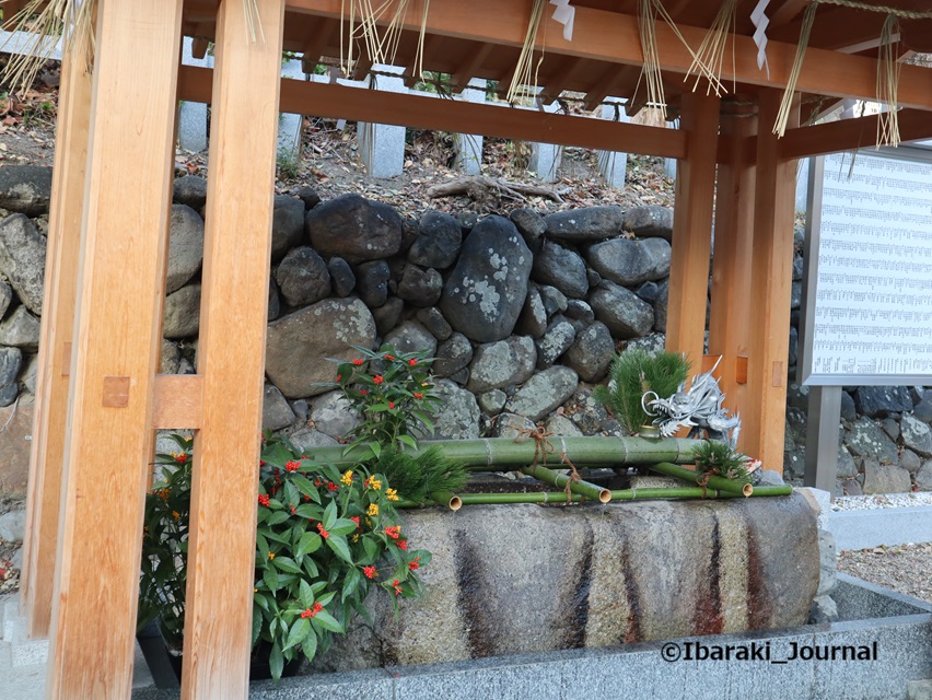 0102茨木神社の手水舎IMG_7727