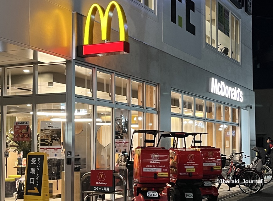 01291マクドナルド茨木園田デリバリーのバイクスペースIMG_0485