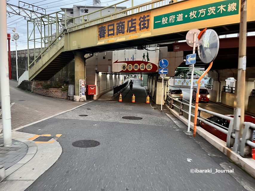 1018-1みちくる中央通りを西から進むIMG_6033