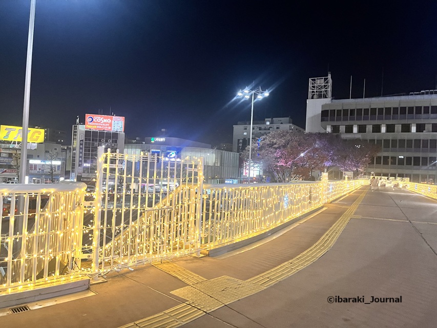 1129JR茨木西側の陸橋のイルミネーションIMG_6999
