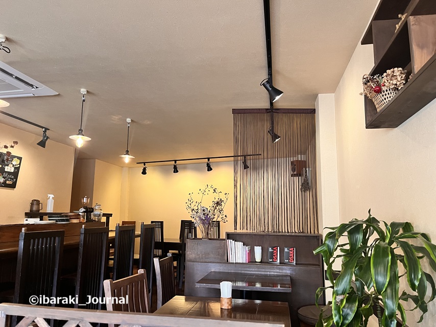 0205BONOcafe店内奥のほうIMG_8785