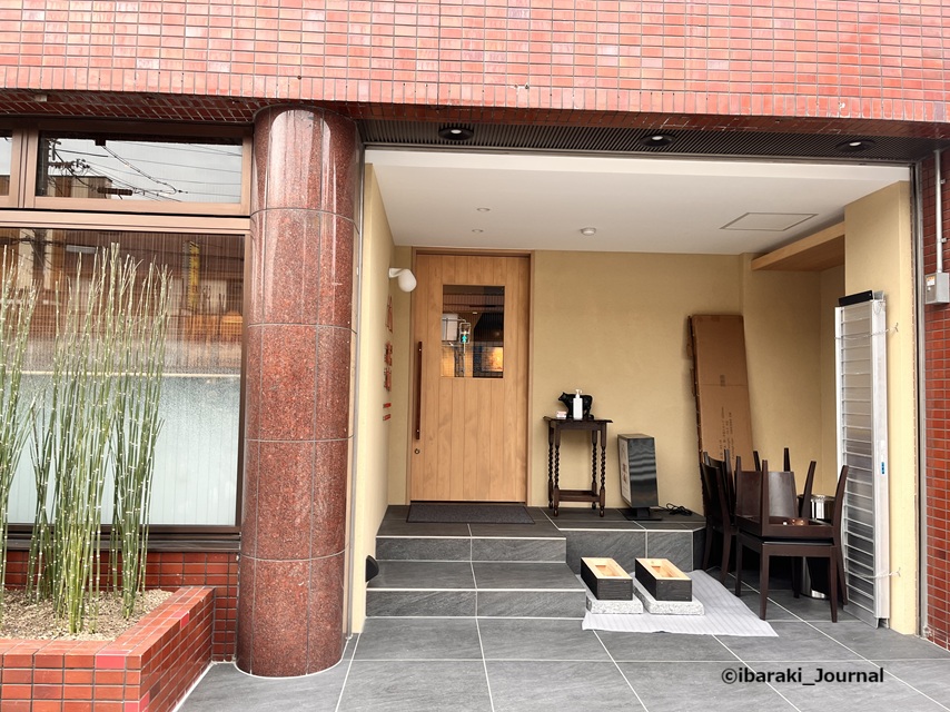 0206焼肉南山出入口正面IMG_8825