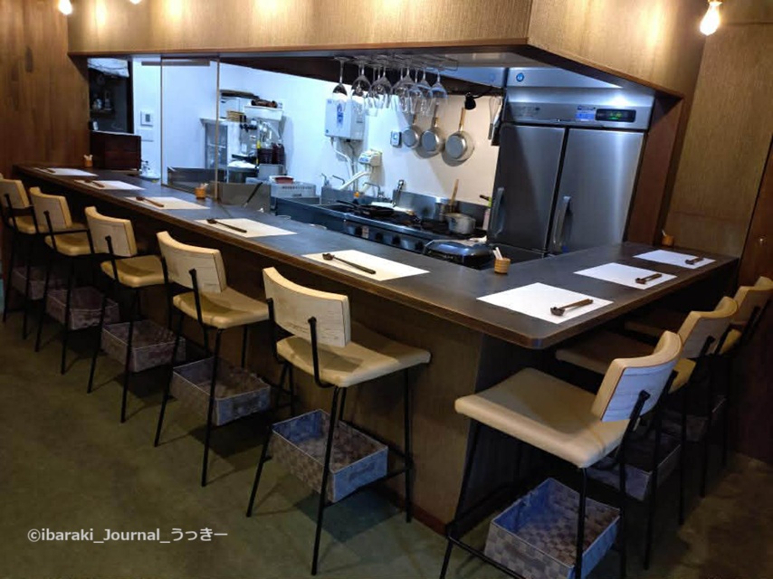 16-三文字さん店内2a86d20d-05fc-40a7-beba-49f89decf8b9