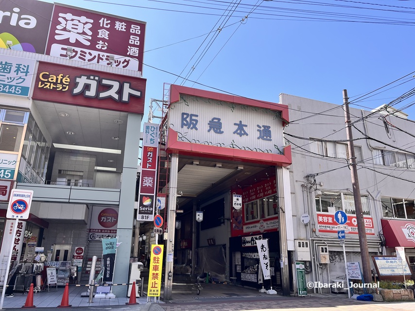 0416阪急本通商店街東側入口IMG_0027