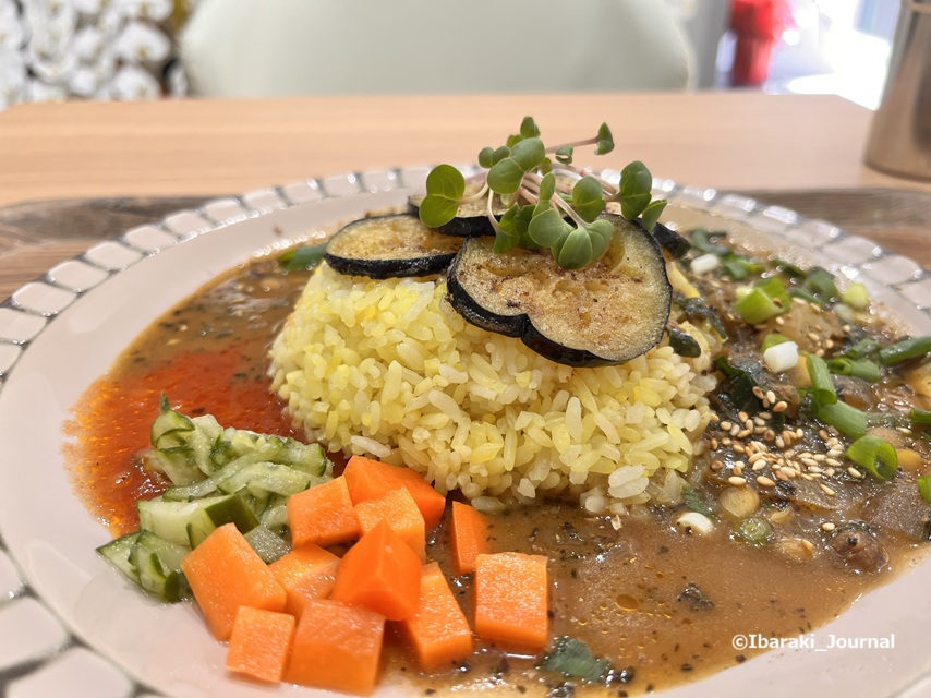 0416スパスパスパイスカレーのピクルスもおいしいIMG_0042