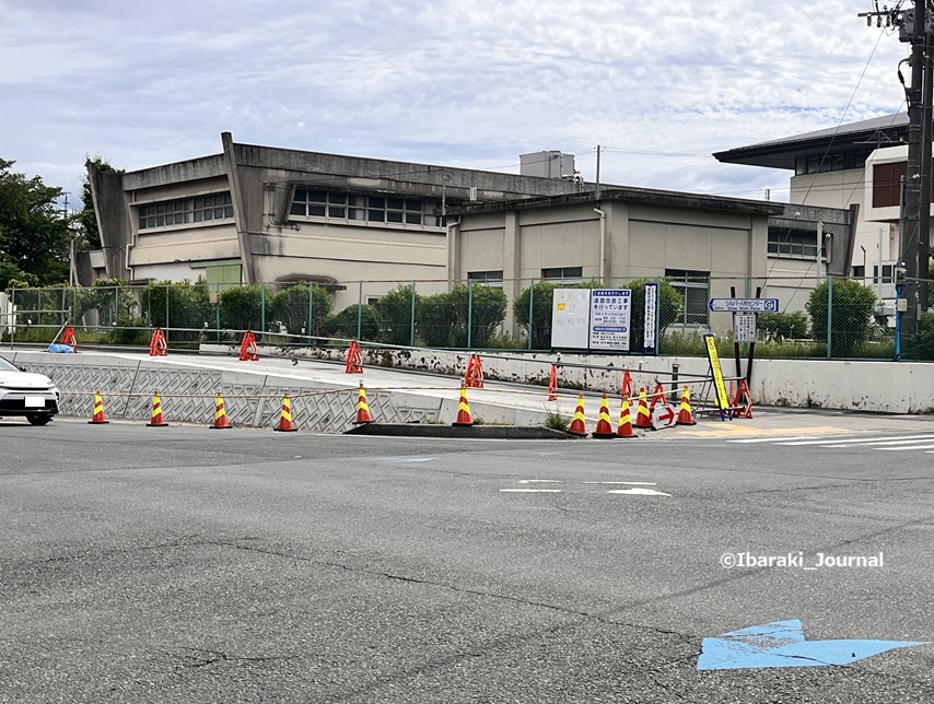 0523新庄ガードの歩道工事を東側から見るIMG_0847