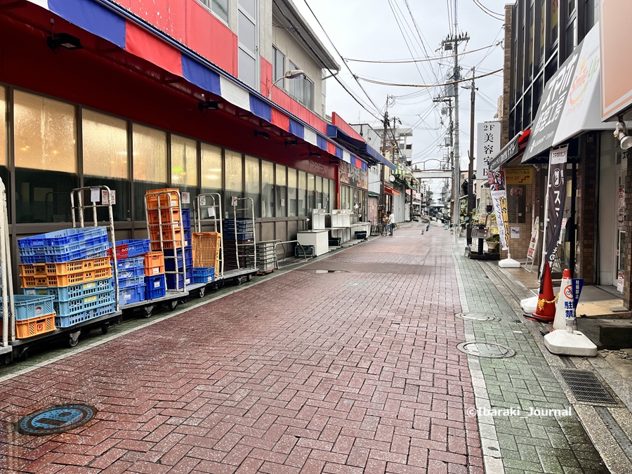 0705阪急本通商店街から本町のほうへIMG_1764