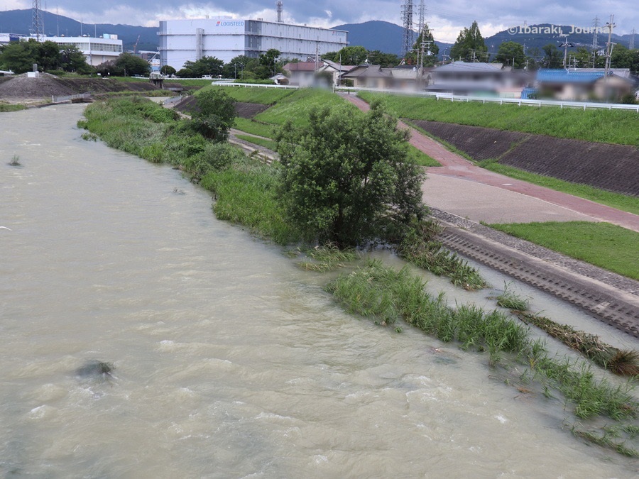 0702安威川の東側を見るIMG_1476