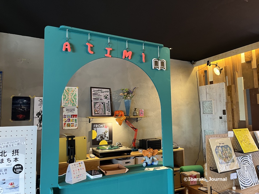 0716AJIMI_BOOKSのカウンターIMG_1921