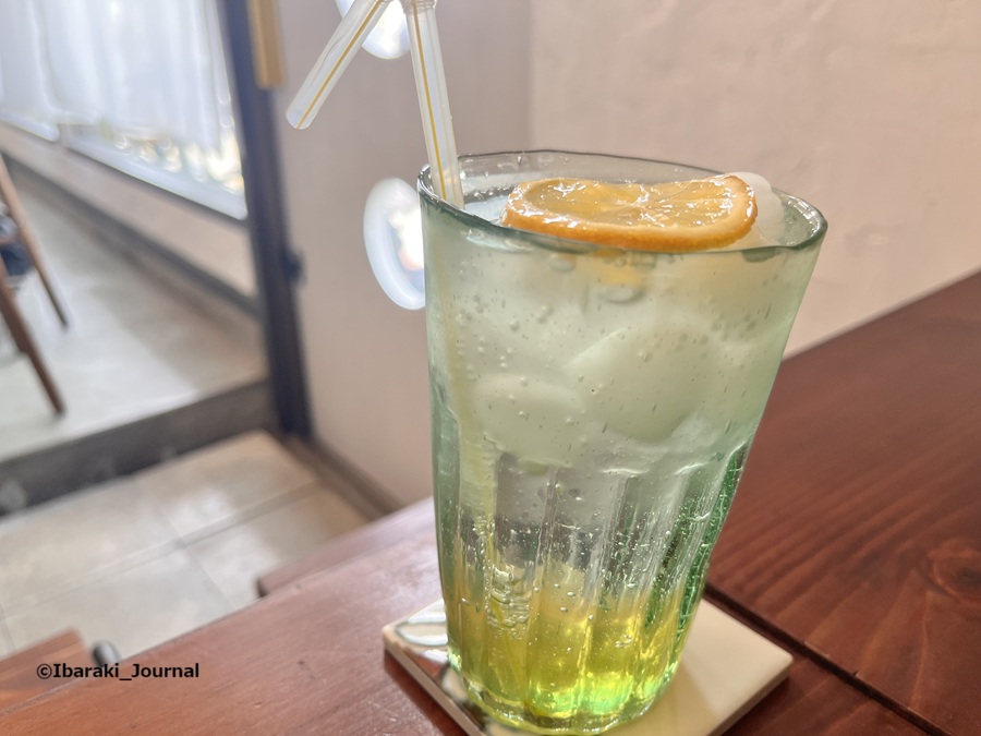 0820オリーブスタンドのレモネードソーダIMG_2682
