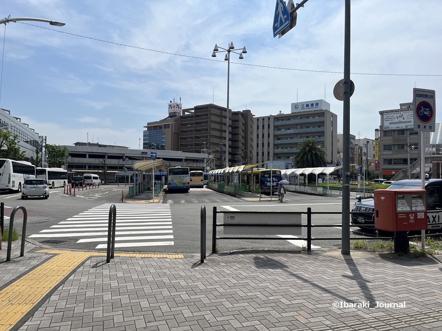 0717阪急茨木市駅前ロータリーIMG_1989