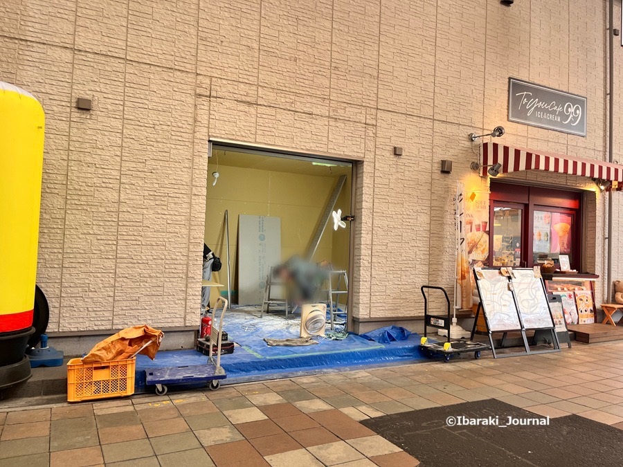 0820阪急本通商店街で工事しているところIMG_2719