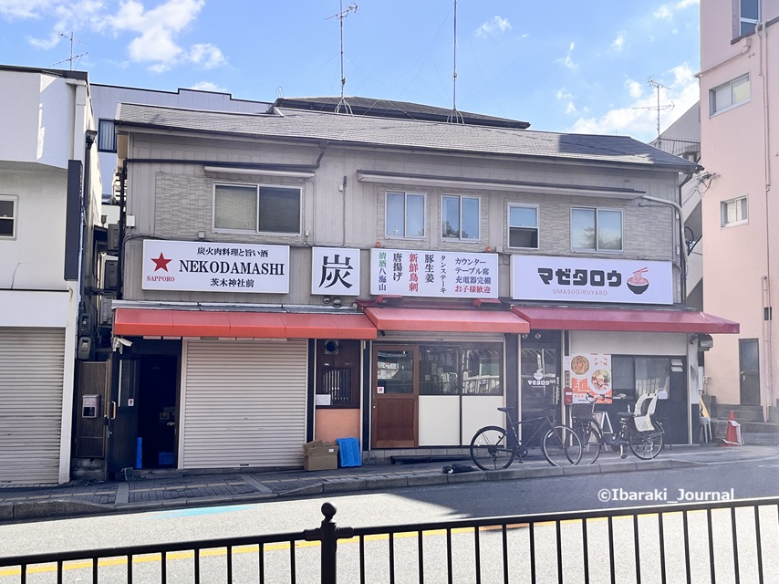 0922茨木神社向かい側の店外観IMG_3227