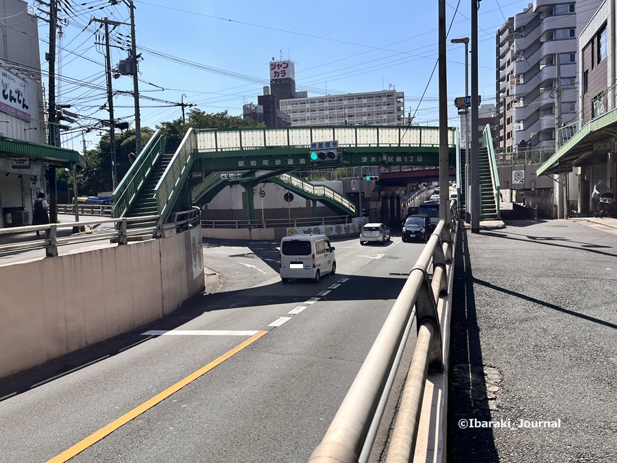 0831JRアンダーパス部分東から見るIMG_2917