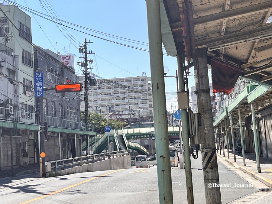 0831JRアンダーパスの情報表示東側からIMG_2919