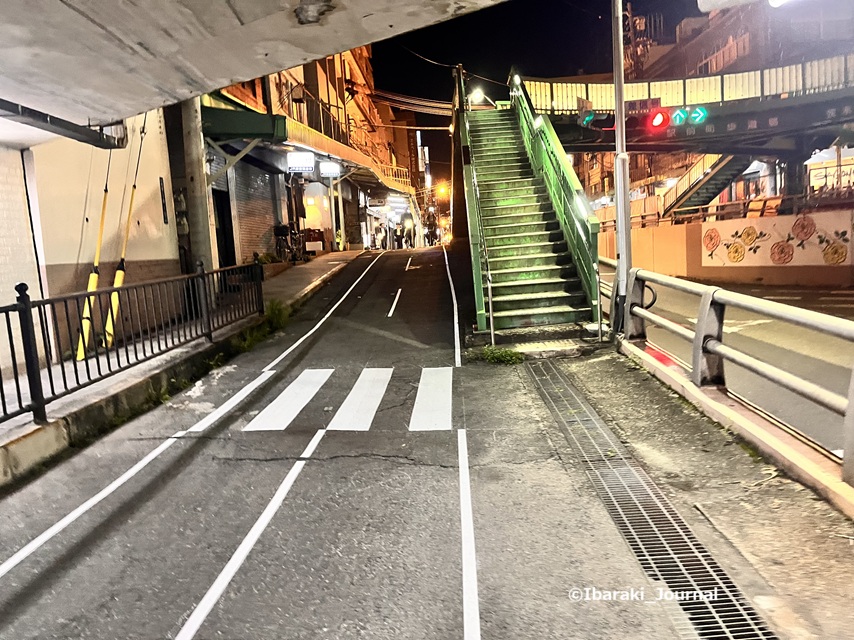 1007中央通りの側道西向きに横断歩道IMG_3800