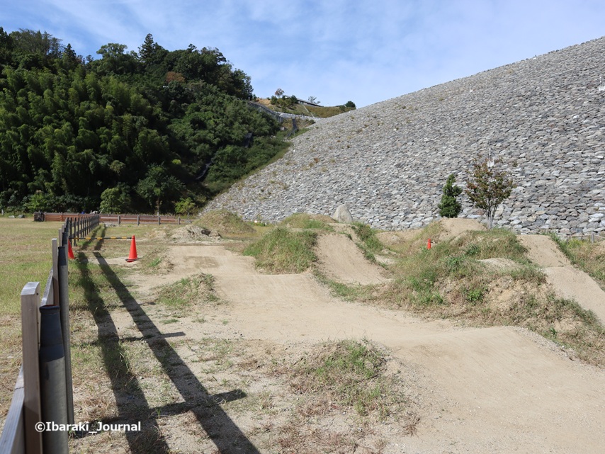 1023ダムパーク風の丘BMXのところIMG_2145