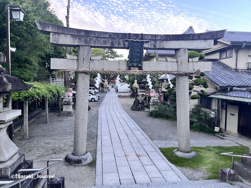 1002茨木神社大鳥居からIMG_3649